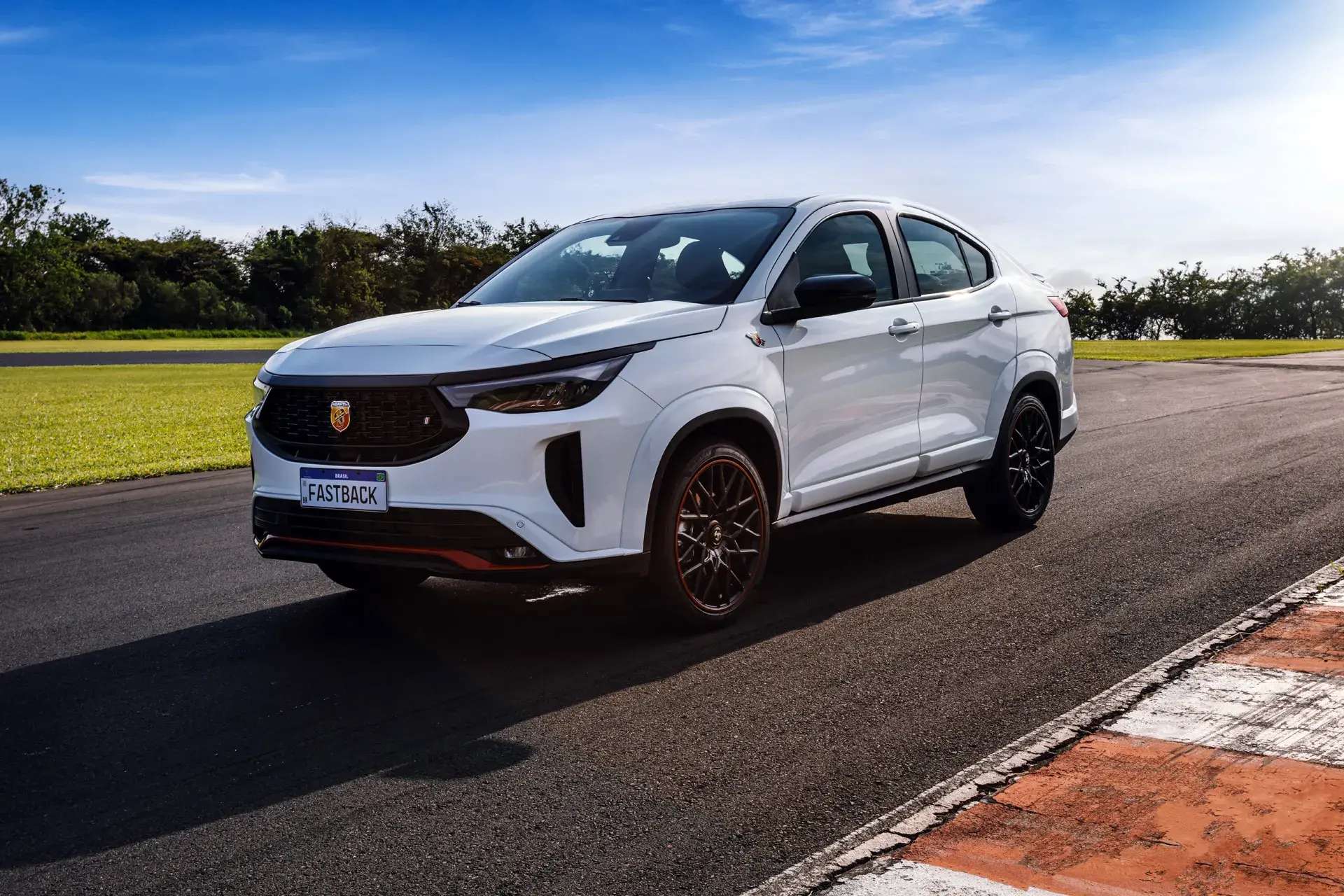O SUV Coupé que une estilo e performance