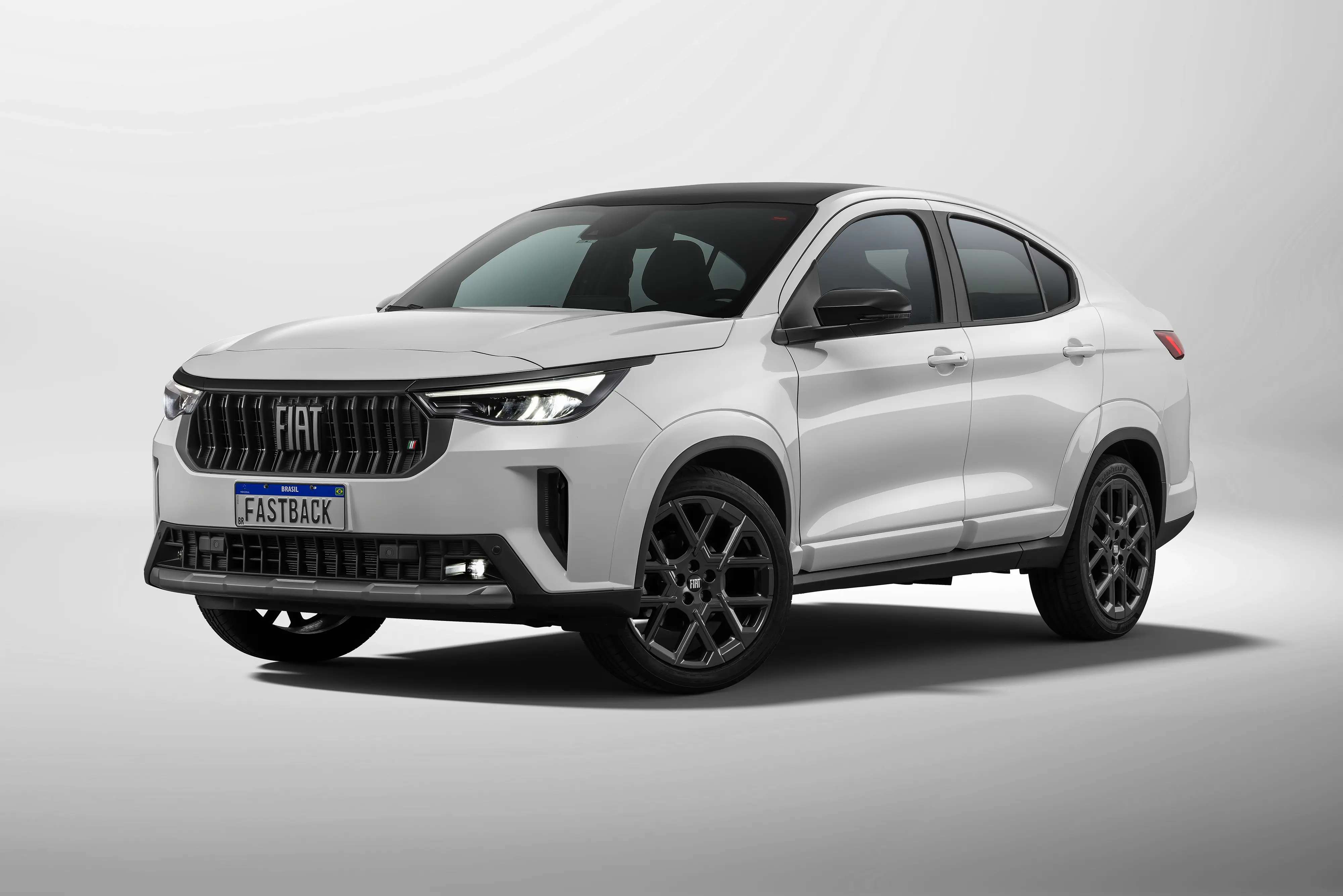Fiat Fastback ângulo 1